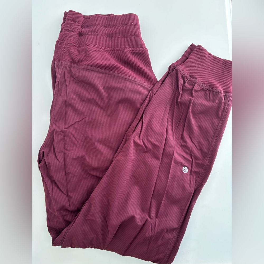 Lululemon Athletica Women’s Burgundy Dance Studio Joggers